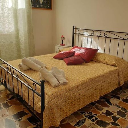 Casa Indipendente Zona Centrale La Maddalena  Ngoại thất bức ảnh