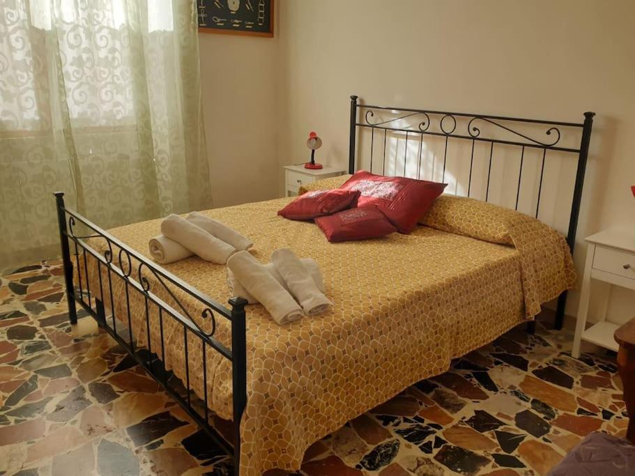 Casa Indipendente Zona Centrale La Maddalena  Ngoại thất bức ảnh
