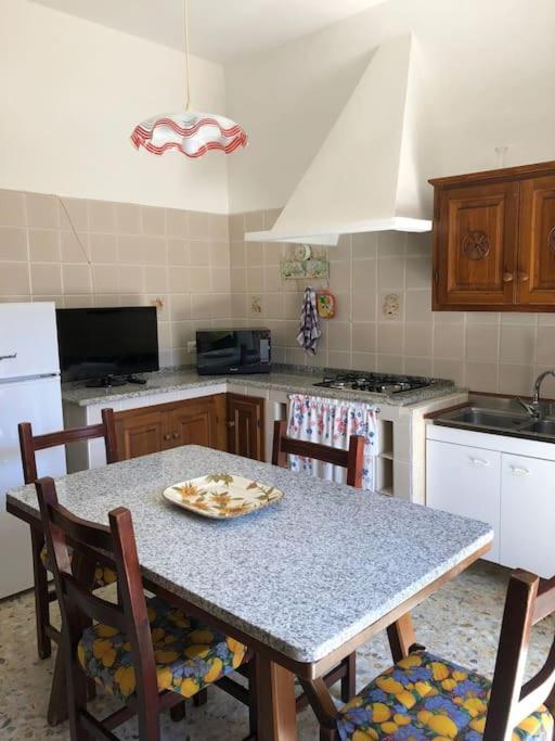 Casa Indipendente Zona Centrale La Maddalena  Ngoại thất bức ảnh
