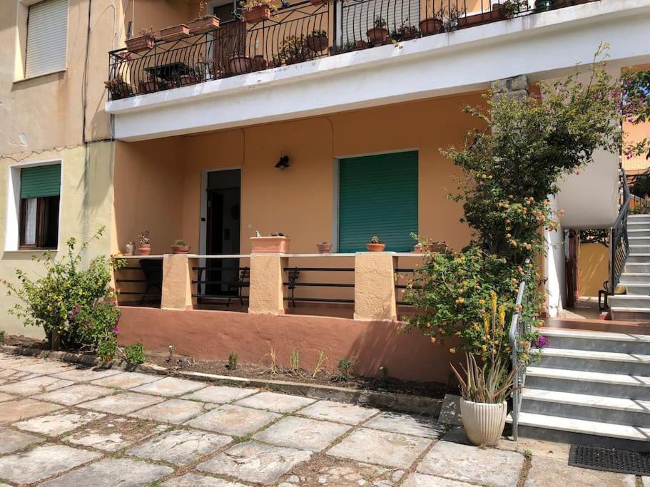 Casa Indipendente Zona Centrale La Maddalena  Ngoại thất bức ảnh