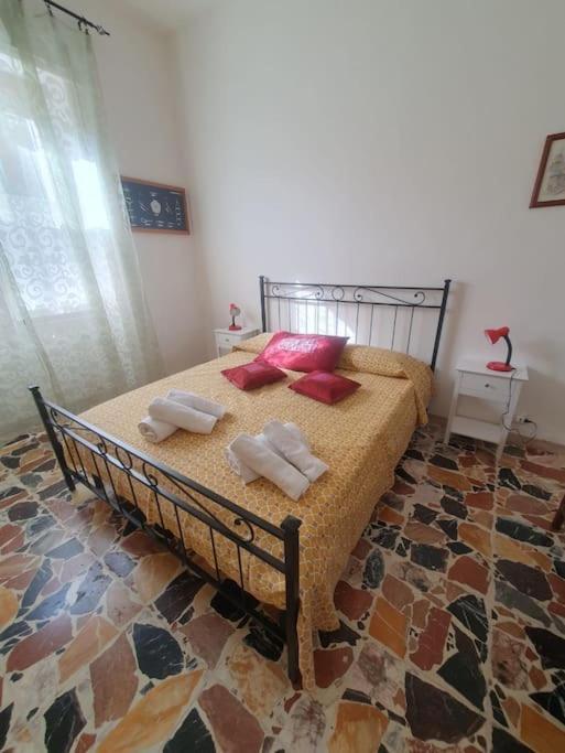 Casa Indipendente Zona Centrale La Maddalena  Ngoại thất bức ảnh